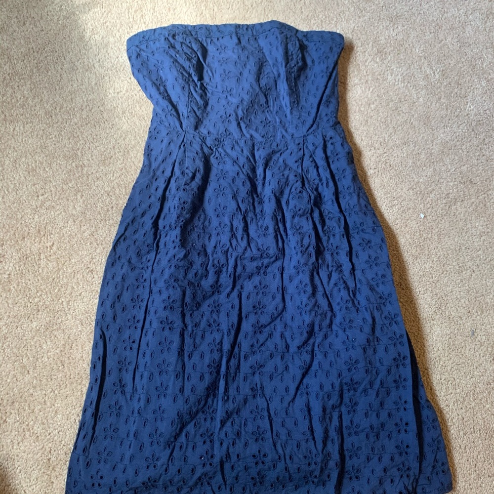 Dresses - Picture 4 of 4